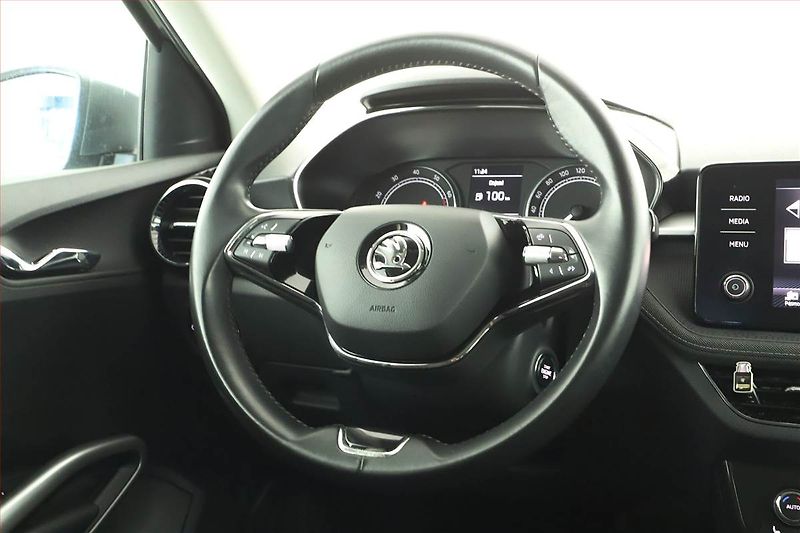 Škoda Fabia (2022) 1.0 TSI, Tempomat - fotka 12 z 14