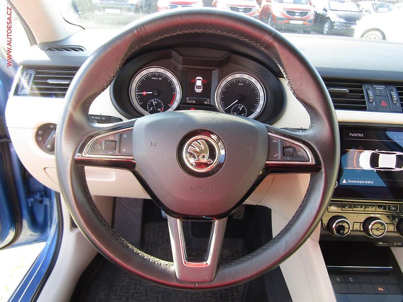 Škoda Octavia (2017) 2.0 TDi, ČR, Style, LED - fotka 17 z 18