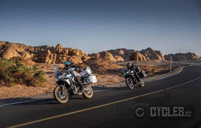 CFMOTO (2026) 700 MT Adventure - fotka 8 z 12