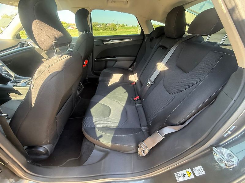 Ford Mondeo 2,0 Tdci Liftback Automat - fotka 14 z 17