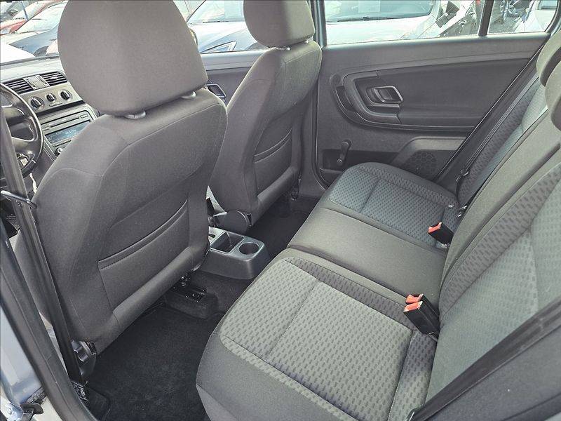 Škoda Fabia II 1,2TSi 77KW Ambiente - fotka 22 z 42