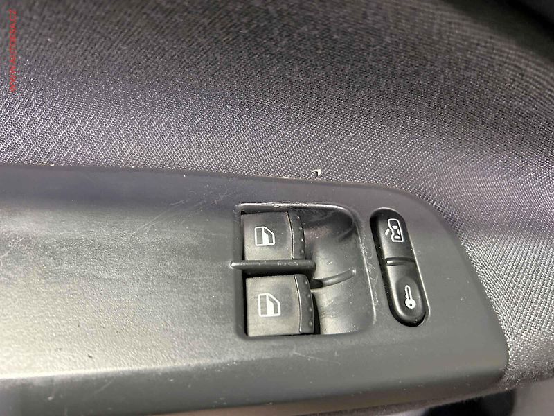 Škoda Octavia (2010) 1.6 MPi, ČR, Tour, AC - fotka 11 z 14