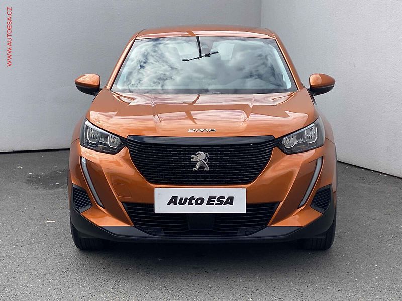 Peugeot 2008 (2021) 1.2 PT, 1.maj,ČR, Active, LED - fotka 2 z 17