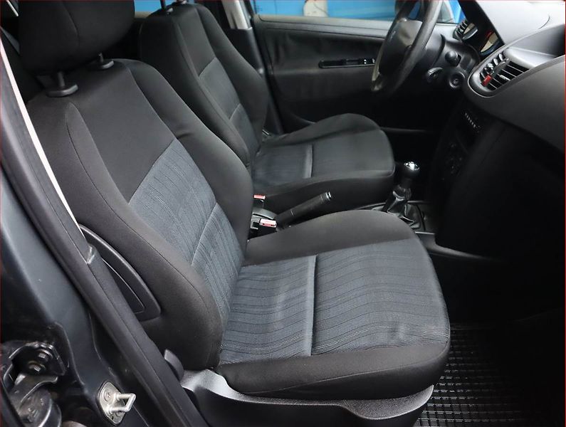 Peugeot 207 (2010) 1.4, Serv.kniha, jezdí výborně - fotka 9 z 14
