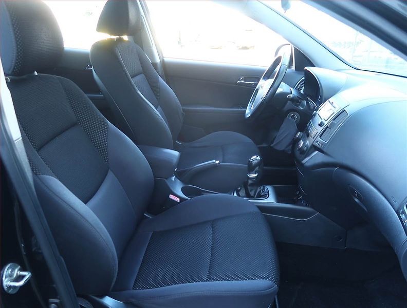 Hyundai i30 (2011) 1.4 CVVT, po STK, levný provoz - fotka 9 z 18