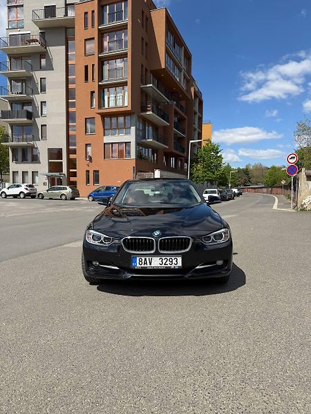 BMW Řada 3 (2015) 320d xDrive F30 - fotka 2 z 13