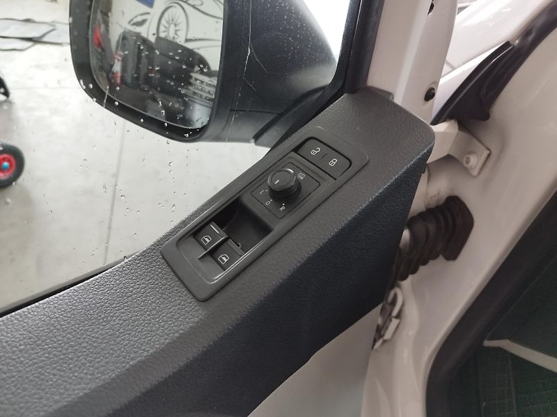 Volkswagen Transporter (2017) 2,0TDI,110KW,6MÍST,ALU,TAŽNÝ - fotka 14 z 26