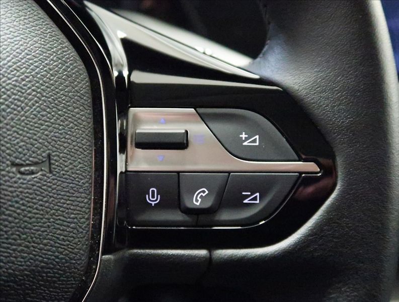 Peugeot 308 1,5 BlueHDi  AT ALLURE NAVI ČR - fotka 15 z 47