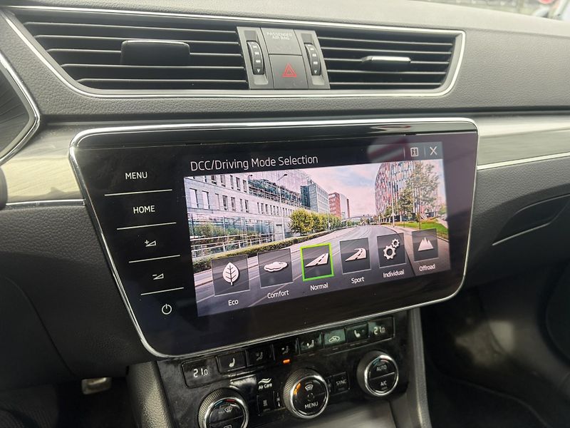 Škoda Superb 2.0TDi Scout DSG 140kW 4x4 - fotka 19 z 21