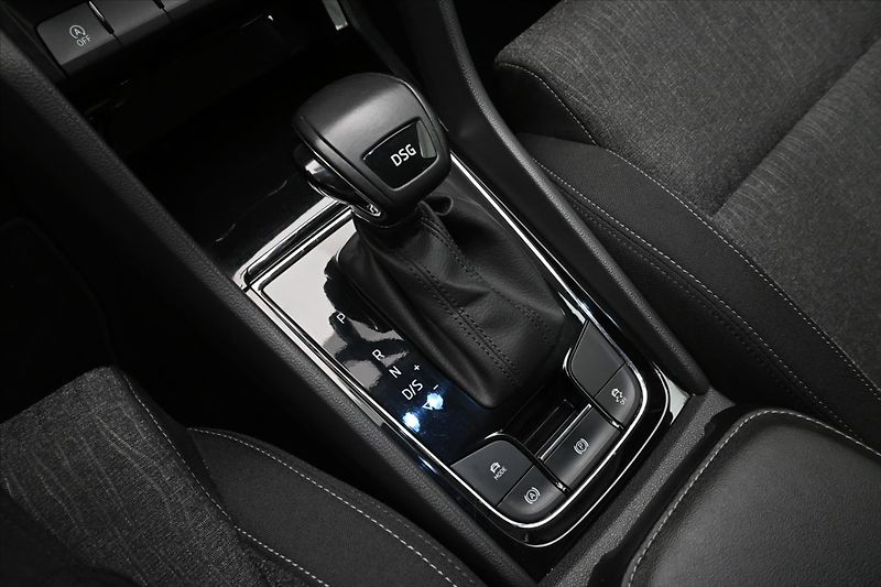 Škoda Karoq 1,5 TSI 110 kW DSG STYLE Záruk - fotka 22 z 32