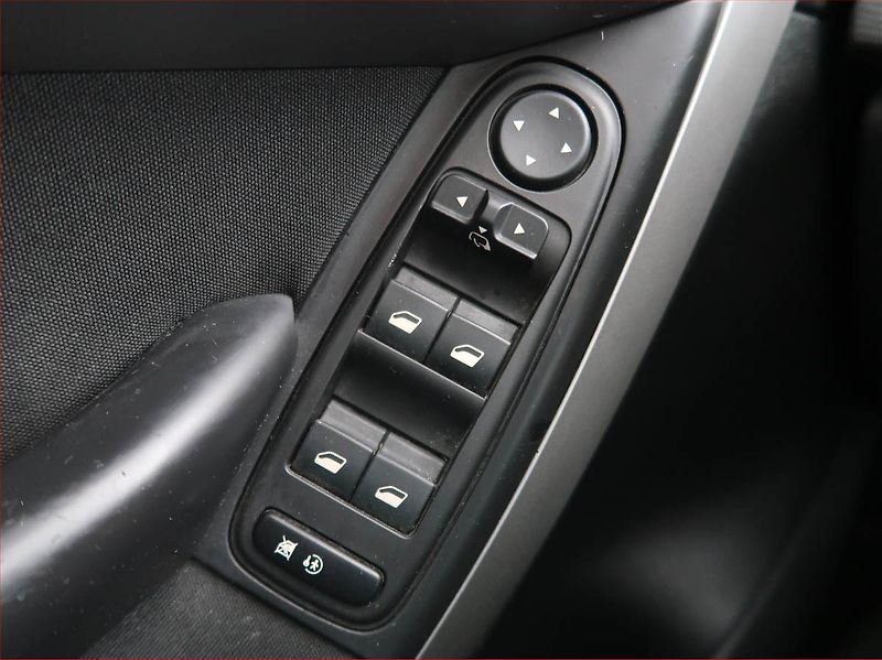 Citroën C4 Picasso (2013) 1.6 HDi, Serv.kniha, nová STK - fotka 15 z 19