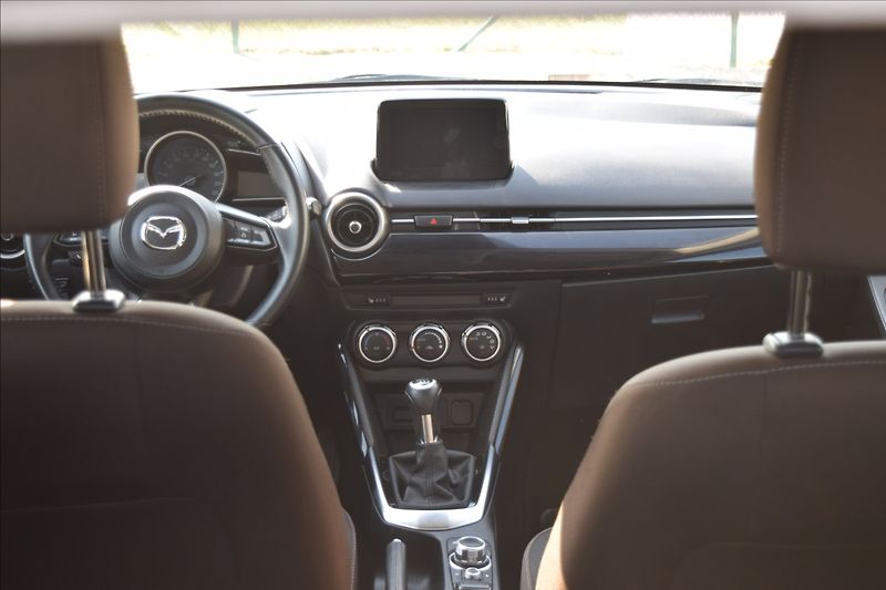 Mazda 2 1,5 i 66KW NÍZKÉ KM NOVÁ STK - fotka 27 z 49