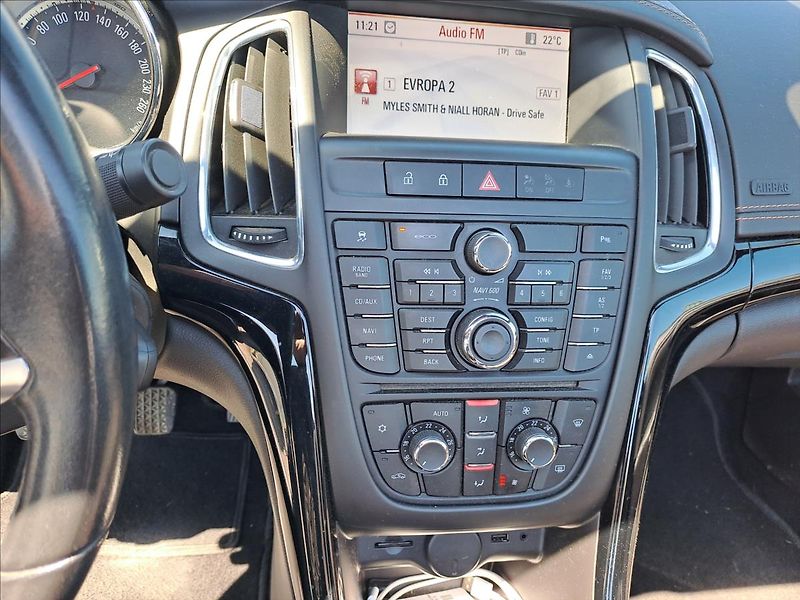 Opel Cascada 2,0 CDTI 121kW KABRIOLET - fotka 11 z 18