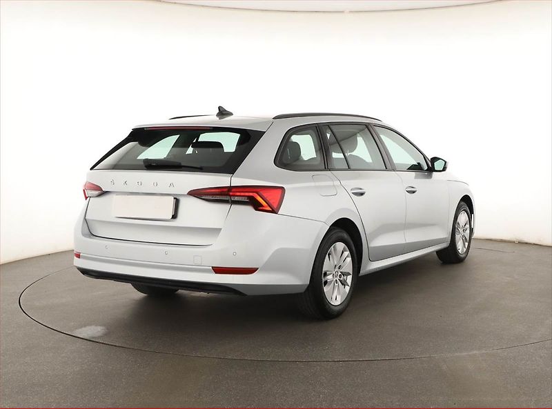 Škoda Octavia (2023) Ambition 2.0 TDI, ČR,1.maj - fotka 5 z 15