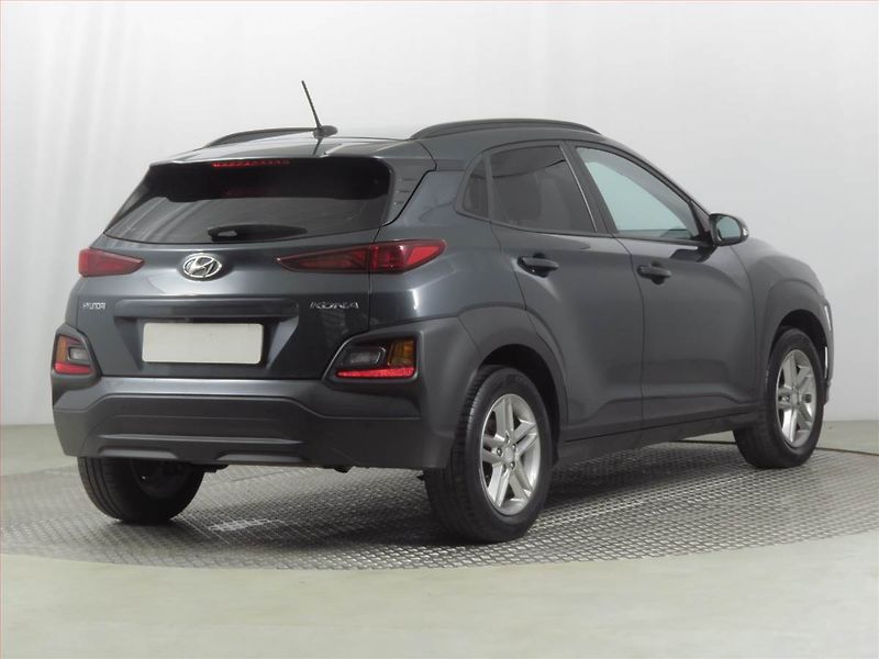 Hyundai Kona (2019) Family 1.0 T-GDI, Serv.kniha - fotka 5 z 19