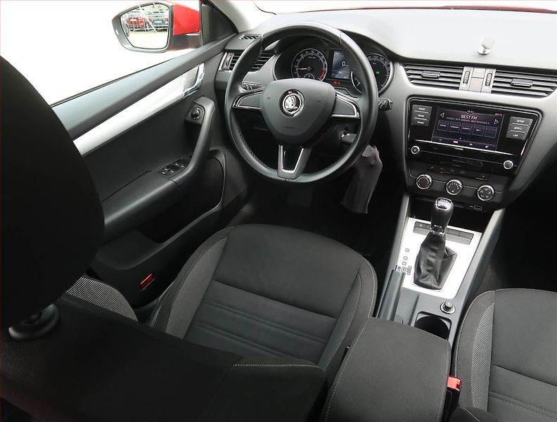 Škoda Octavia (2019) 1.6 TDI, Automat, Serv.kniha - fotka 7 z 16