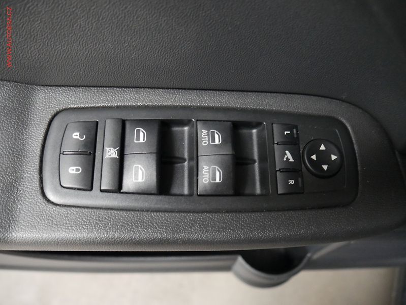 Dodge Journey (2010) 2.0 CRDI, Navi, kůže - fotka 21 z 21