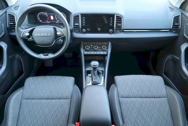 Škoda Karoq (2025) Top Selection 1,5 TSi/110 kW D - fotka 5 z 33