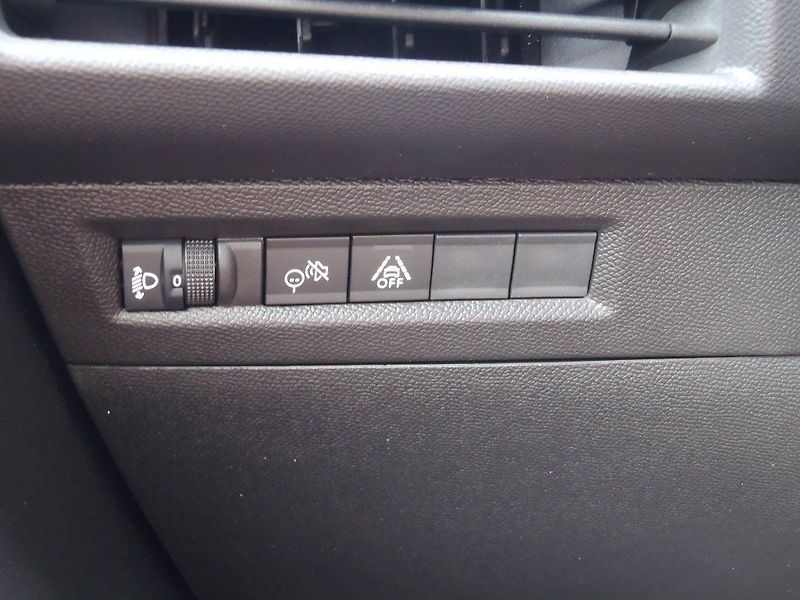Opel Frontera Edition Hybrid 1.2 Turbo 81kW - fotka 23 z 28