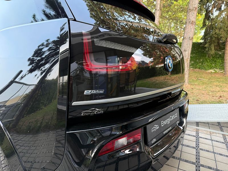BMW i3 i3S 94Ah Kessy ACC Panorama - fotka 9 z 32