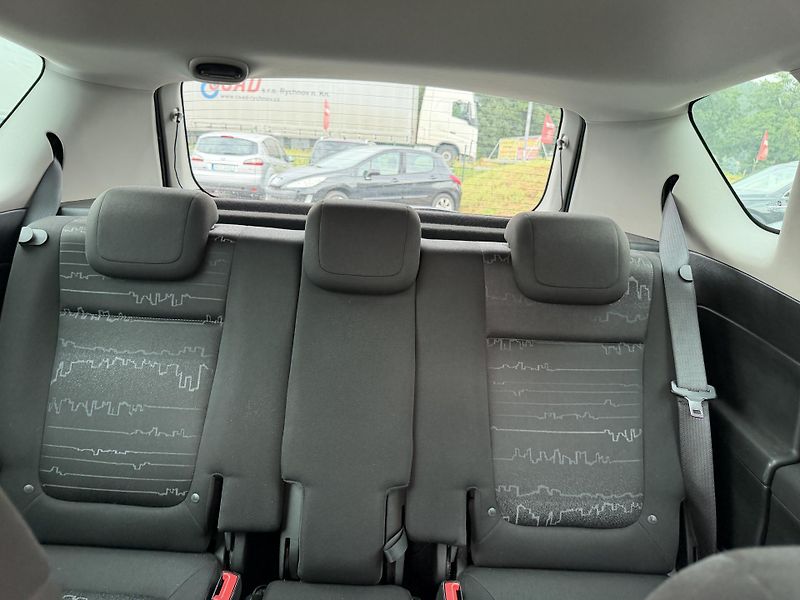 Opel Meriva 1.4iT - fotka 18 z 24