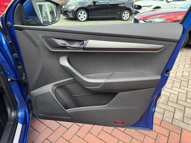 Škoda Karoq (2020) 1.5TSi LED Navi Kamera Tažné Z - fotka 18 z 47