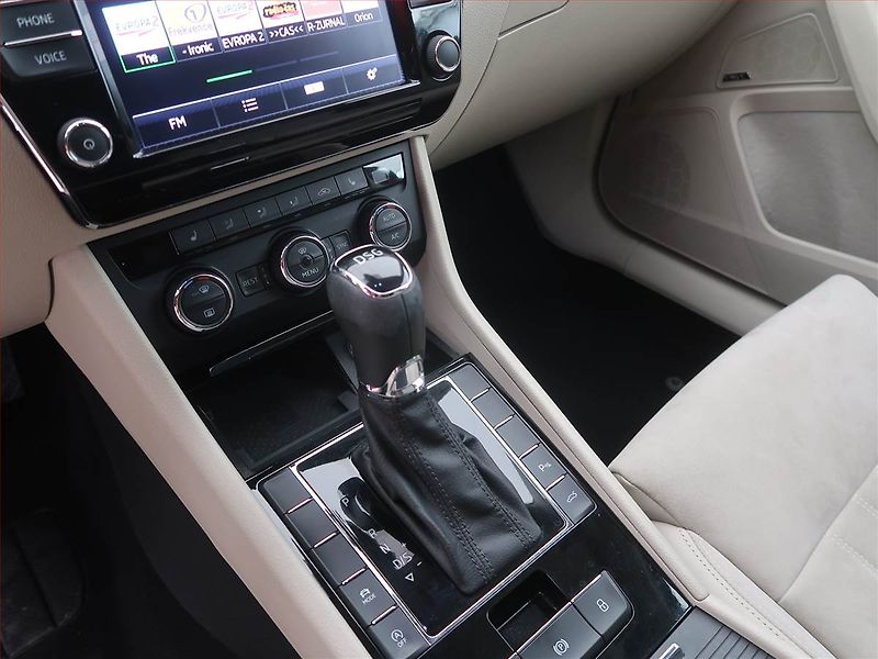 Škoda Superb (2016) Style Plus 1.4 TSI, Automat - fotka 11 z 16