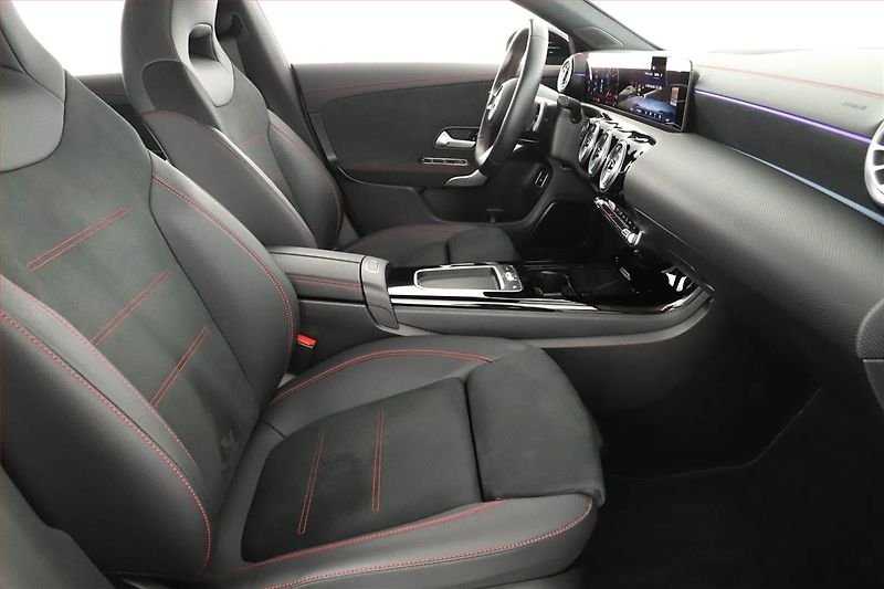 Mercedes-Benz CLA (2024) 200 d - fotka 7 z 21