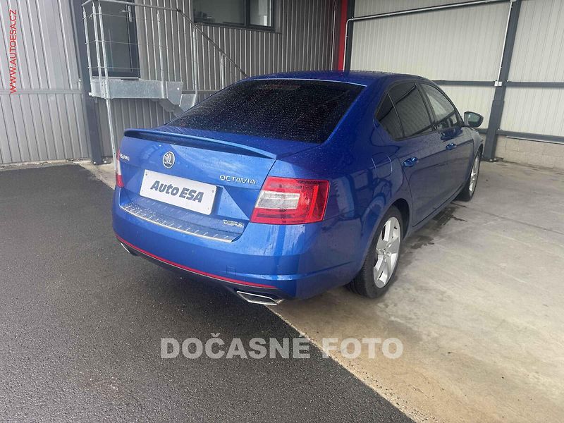 Škoda Octavia (2014) 2.0TDi, ČR, bixen, autoAC - fotka 2 z 3