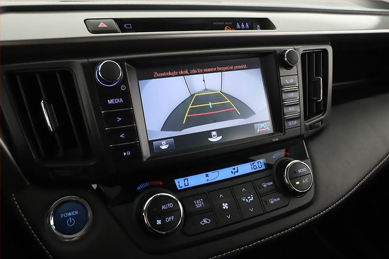 Toyota RAV4 (2017) 2.5 Hybrid - fotka 15 z 21