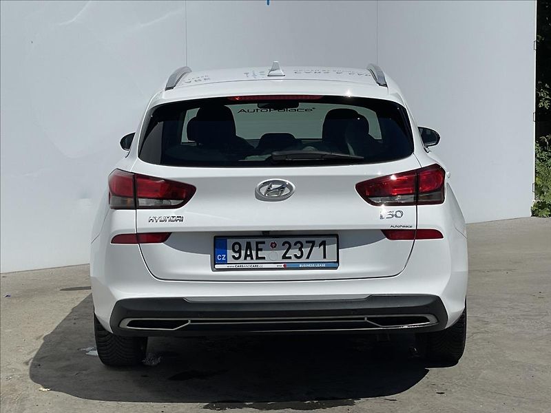 Hyundai i30 1,5 T-GDI Combi Smart - fotka 22 z 22