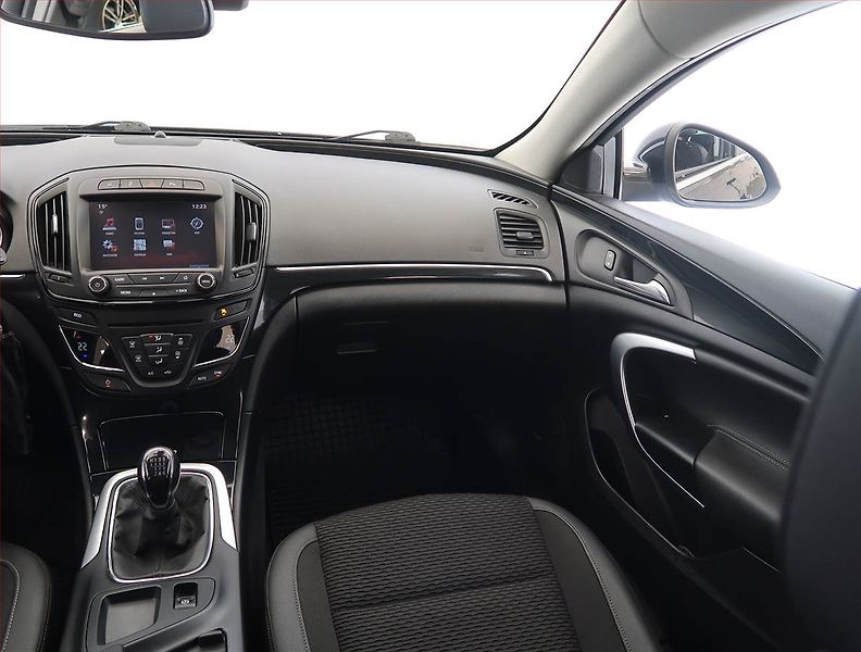 Opel Insignia (2016) 2.0 CDTI, Serv.kniha, Navi - fotka 8 z 23