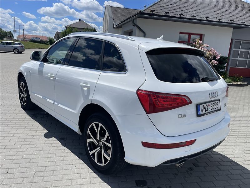 Audi Q5 3,0 TDi Quattro S-Line CZauto - fotka 3 z 44