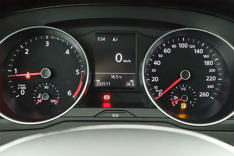 Volkswagen Passat (2015) 2.0 TDI, Navi, Tempomat - fotka 8 z 21