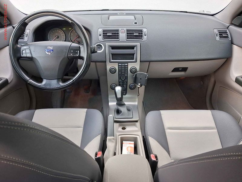 Volvo S40 (2007) 2.5 T5, 1.maj, Bixen, navi - fotka 8 z 17