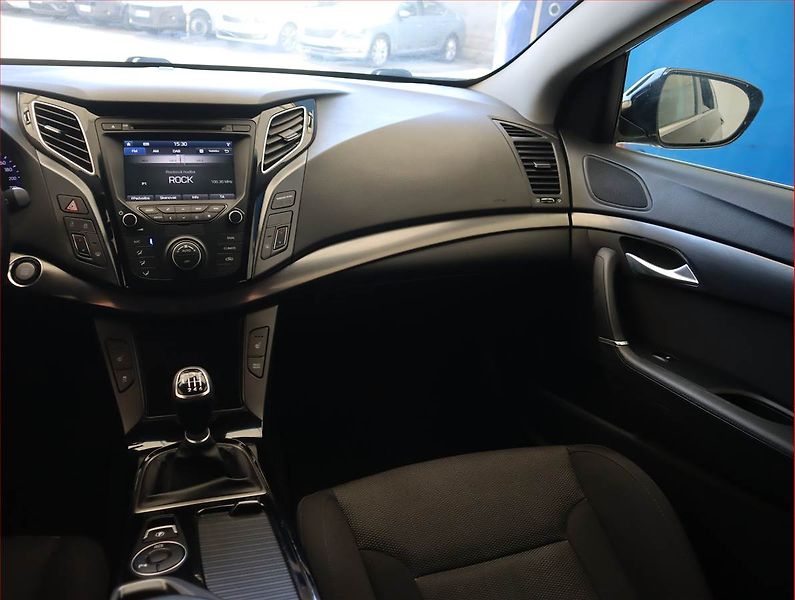 Hyundai i40 (2016) 1.7 CRDi, Serv.kniha, Navi - fotka 8 z 20
