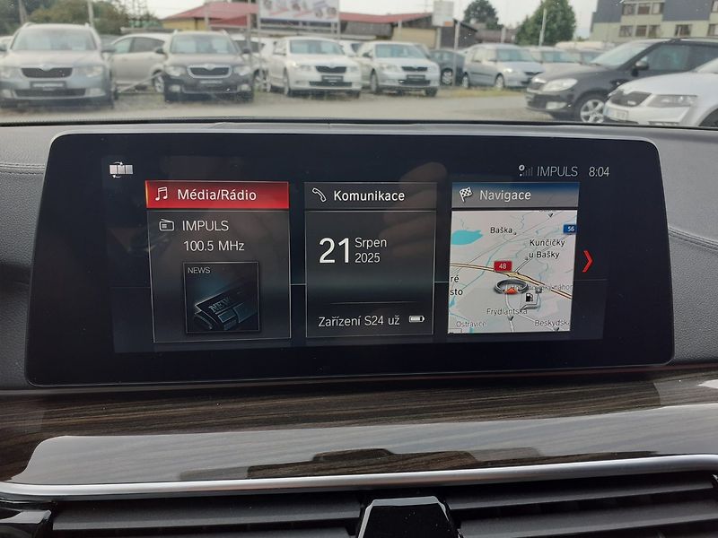 BMW Řada 5 (2019) 530d x Drive Luxury Line - fotka 12 z 48
