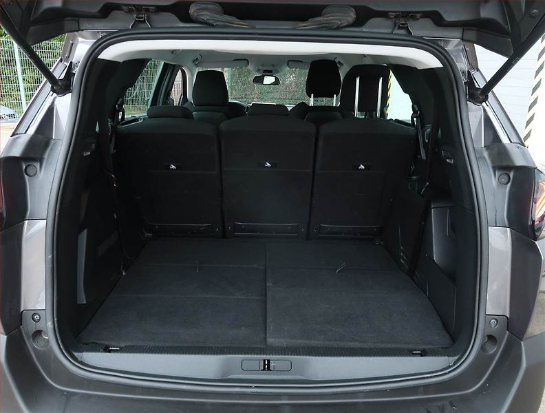 Peugeot 5008 (2022) PureTech 130 - fotka 14 z 25