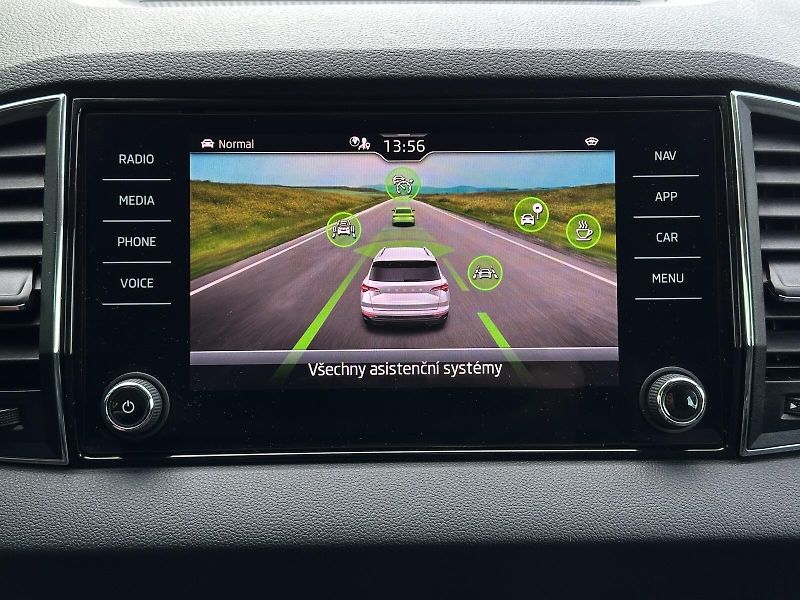 Škoda Karoq 1.5TSi Top & Selection 150PS L - fotka 31 z 46