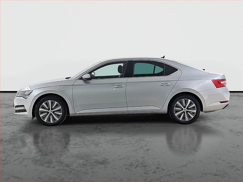 Škoda Superb (2023) 2.0 TSI - fotka 3 z 24