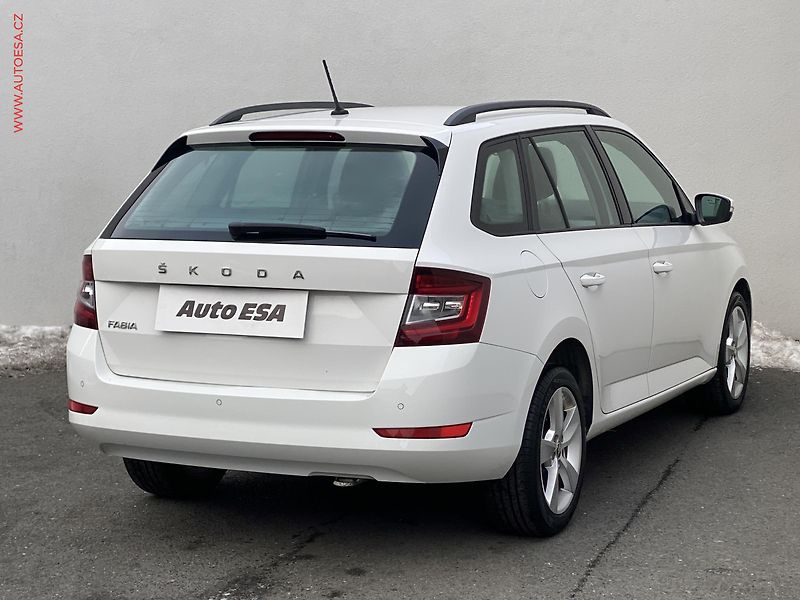Škoda Fabia (2020) 1.0 TSi, ČR, Style, LED - fotka 4 z 16