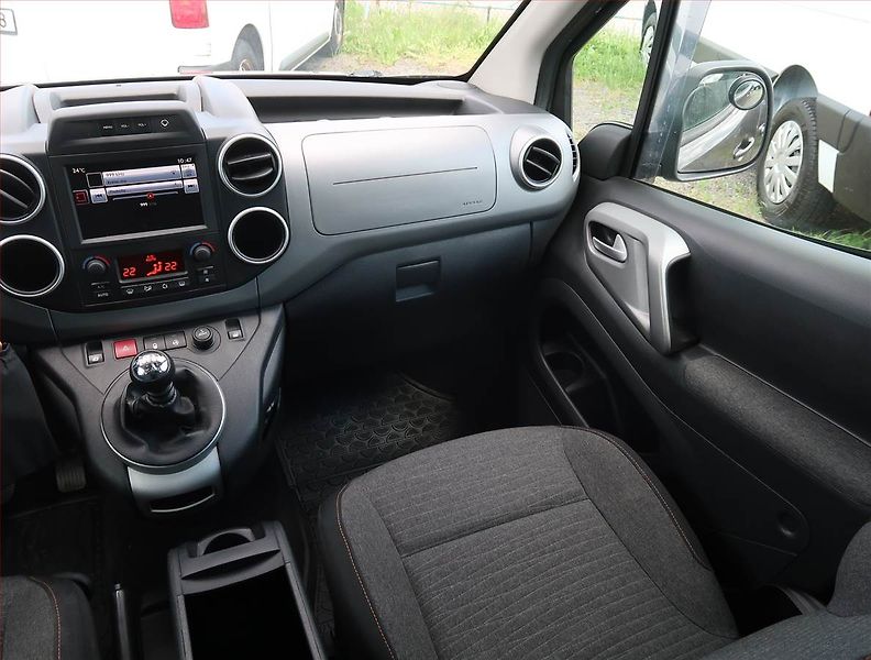 Citroën Berlingo (2016) Shine 1.6 BlueHDi, 5Míst, ČR - fotka 8 z 16