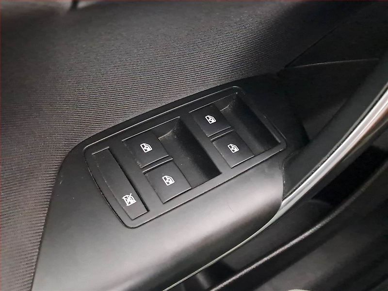 Opel Insignia (2017) 1.6 CDTI, Serv.kniha, Tempomat - fotka 16 z 17