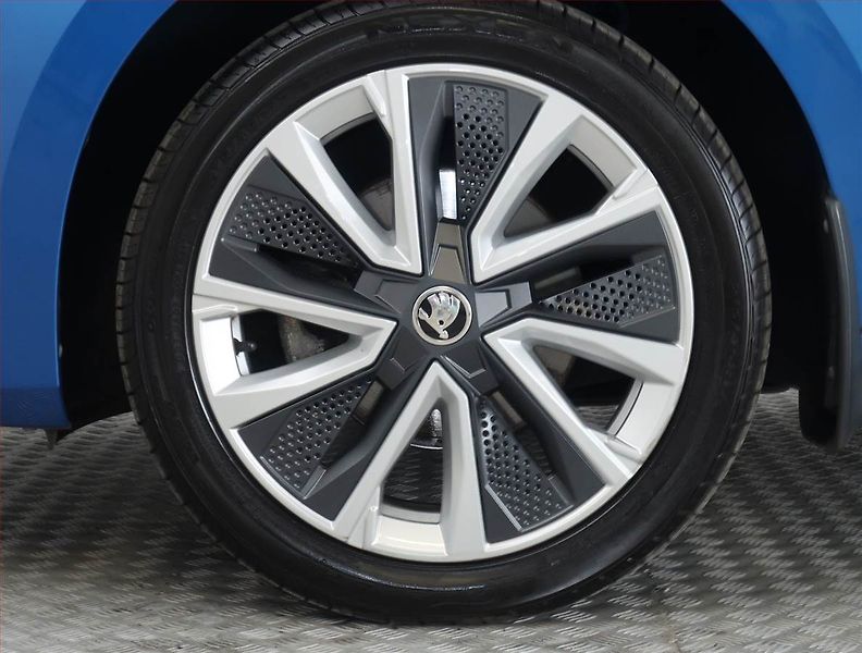 Škoda Fabia (2022) Style 1.0 TSI, Serv.kniha - fotka 14 z 19