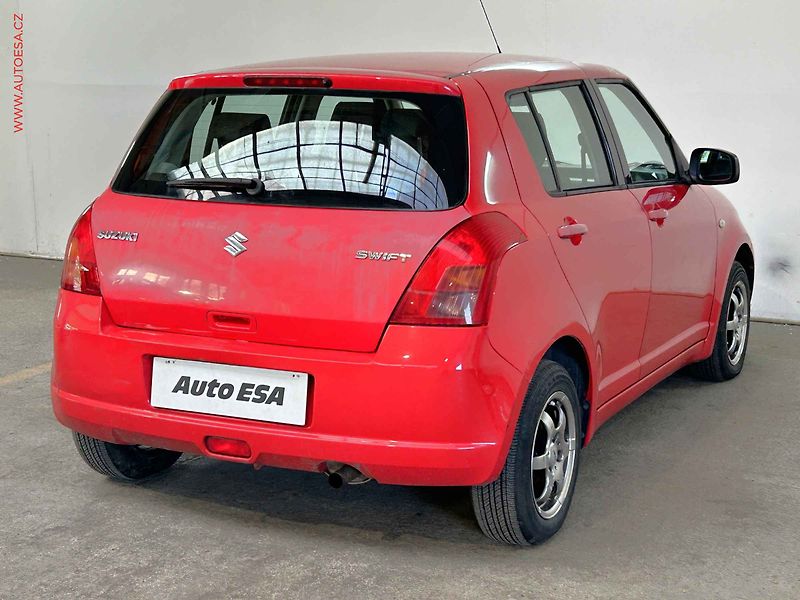 Suzuki Swift (2005) 1.3i, ČR - fotka 4 z 13