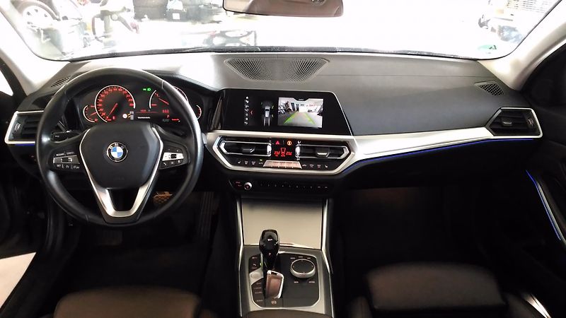 BMW Řada 3 (2020) 320D,XDRIVE,FULL,LED,TAŽNÝ,TOP - fotka 29 z 42
