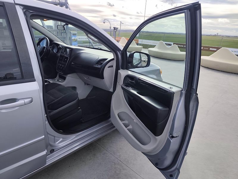 Dodge Grand Caravan (2014)  3.6 s Lpg  - fotka 17 z 29