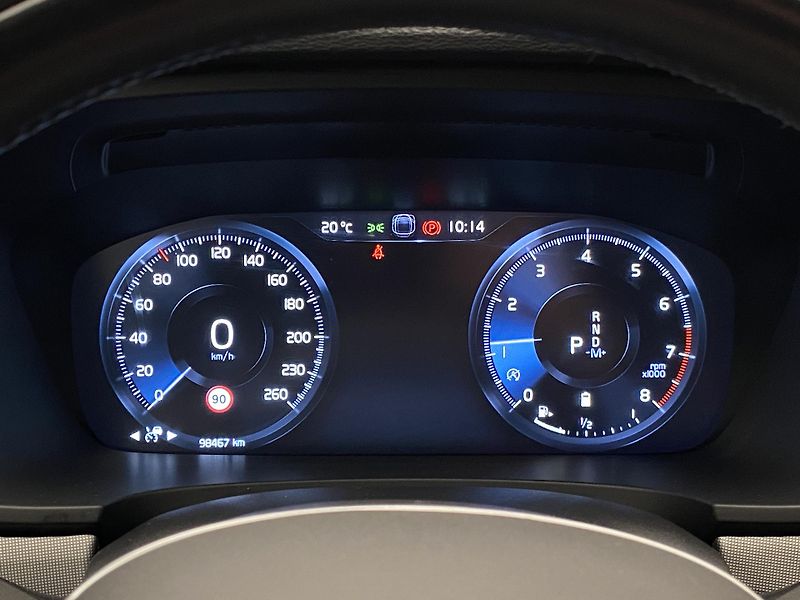 Volvo V90 B4 MOMENTUM AUT - fotka 26 z 46