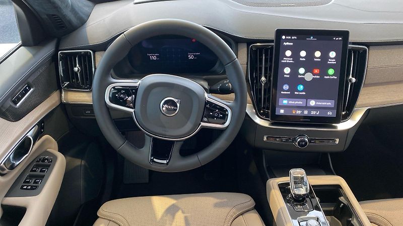 Volvo XC90 (2026) ULTRA DARK, T8 AWD, 228+107 kW - fotka 9 z 14