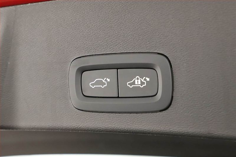 Volvo XC40 (2022) Plus B4 - fotka 17 z 17